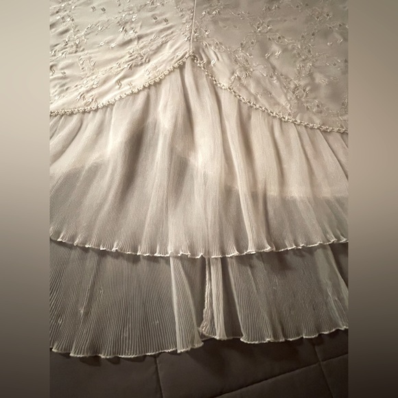 Gunne Sax Style Handmade Wedding Dress. - Picture 13 of 15
